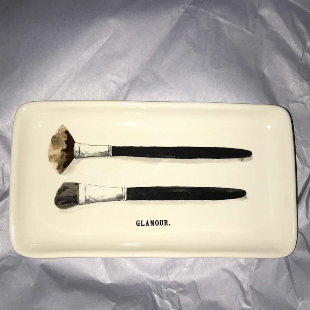 Rae Dunn “Glamour” makeup brush plate